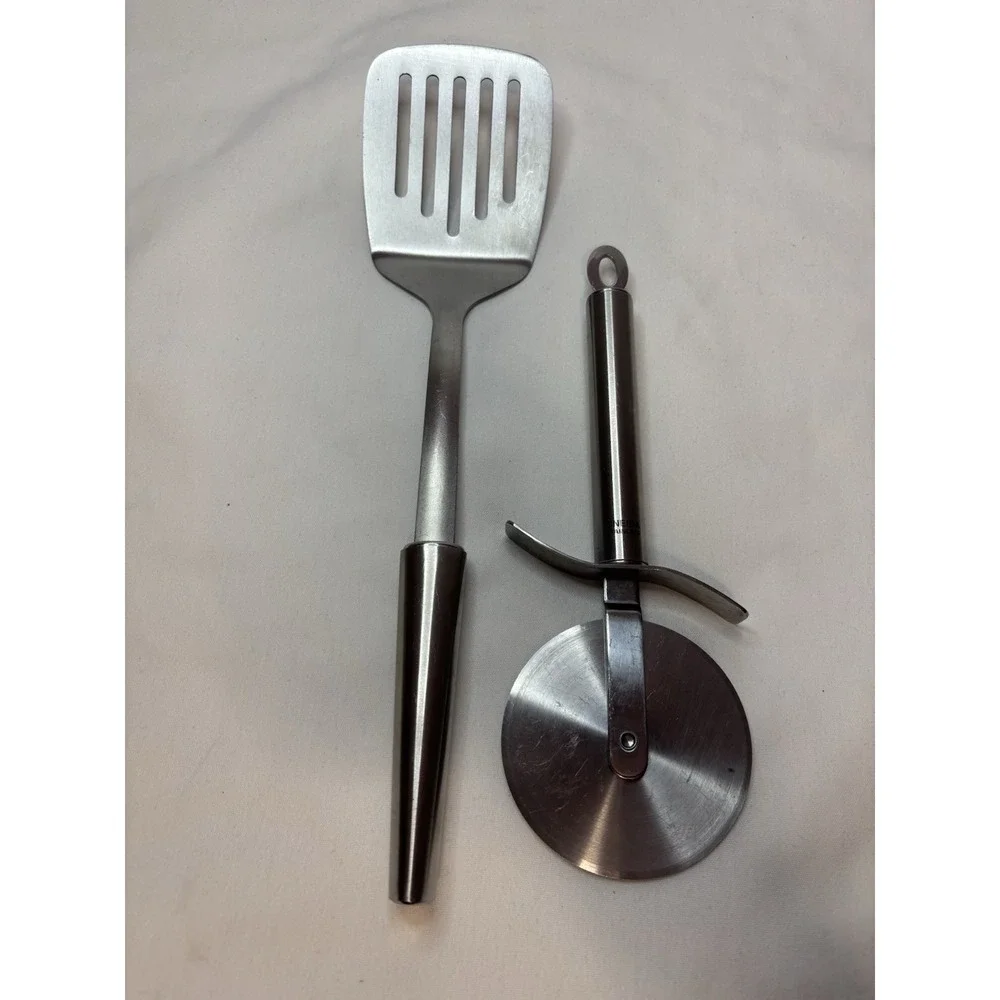 ONEIDA Stainless Steel Spatula and Pizza Cutter‎ Set, Silver, 2 Pieces